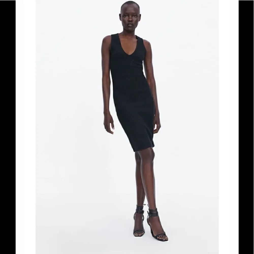 SALE❤️ Zara small black textured sleeveless dress (J1)
